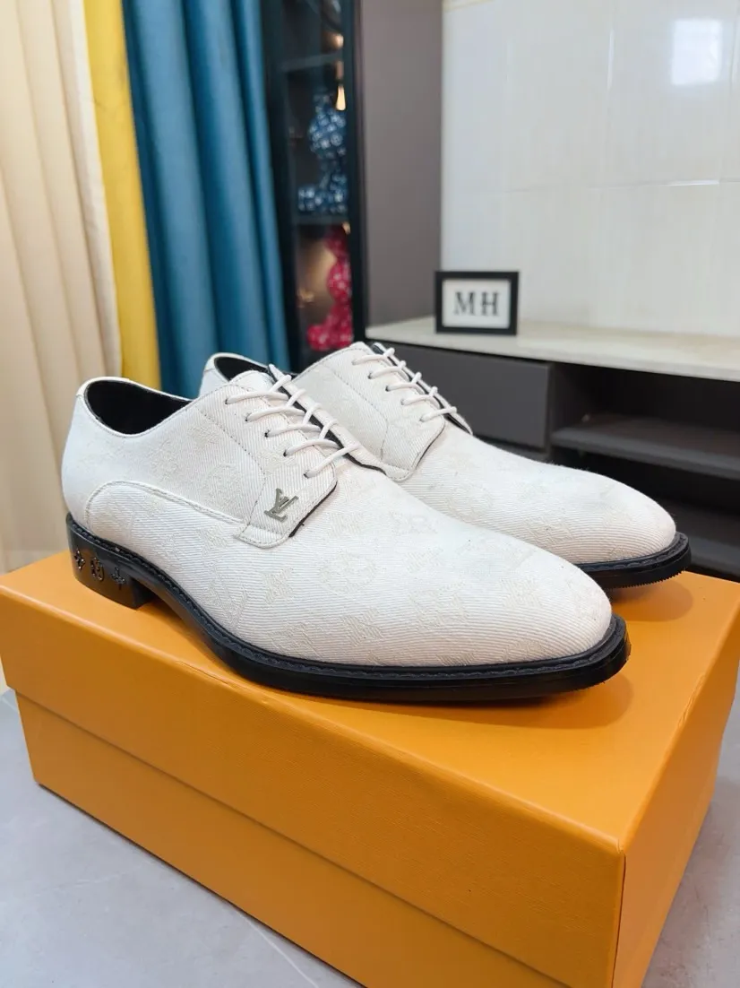 Ex-factory price 720🌹🌹High version [LV] Louis Vuitton's popular casual leather shoes🎖Fashionable and elegant🎖🎖Material: Original imported open-edge beaded cowhide, washed cowhide leather lining, original open-molded rubber outsole, high-end and classy, ​​elegant quality, instantly transforming into a handsome man ❤❤Standard\nNumber: 38-44